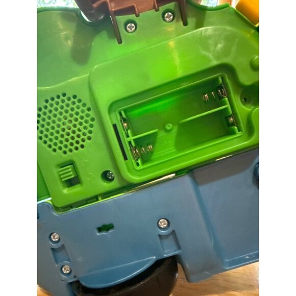 Fisher-Price Little People Songs & Sounds Camper Toy Set With Figures & Accessor - Picture 3 of 12